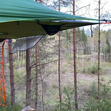 Tente de luxe Karula Stay - Cliffside Camper & Floating Treetent Ahijarve