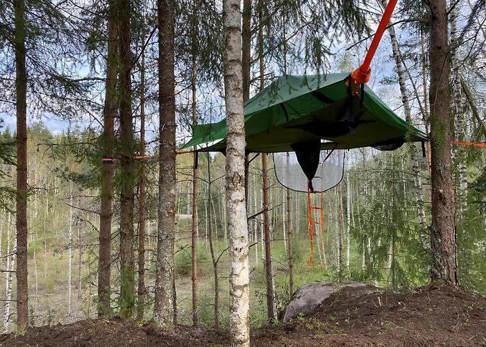 Karula Stay - Cliffside Camper & Floating Treetent * Ahijarve