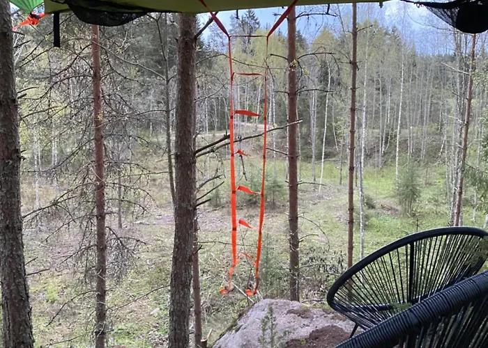 Karula Stay - Cliffside Camper & Floating Treetent *